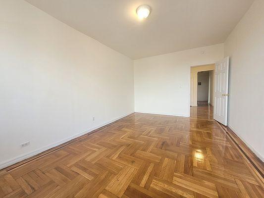 Foto del edificio - 1 bedroom in BRONX NY 10470