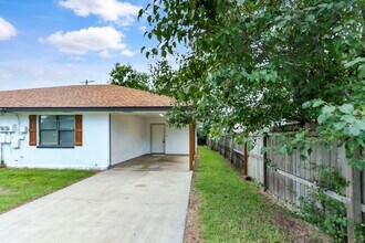 Building Photo - 309 Hewitt Rd