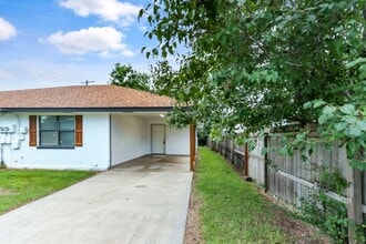 Building Photo - 309 Hewitt Rd