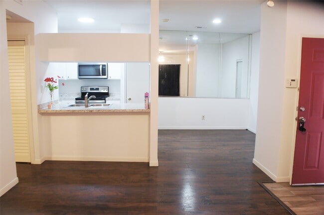 Building Photo - 2023 Gentryside Dr