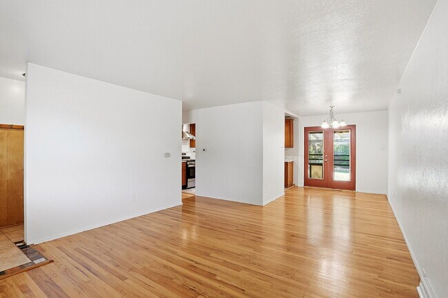 Building Photo - $2,940.95, 4 Beds - 1 Bath, Single Family Home in Denver with Washer and Dryer!