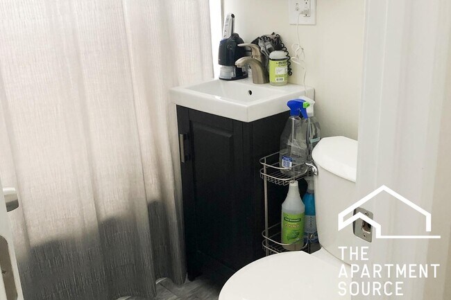 Foto del edificio - 2129 N Dayton St