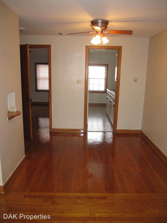 Building Photo - 4302 N Wilson Dr