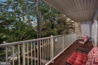Building Photo - 8 Over Ridge Ct