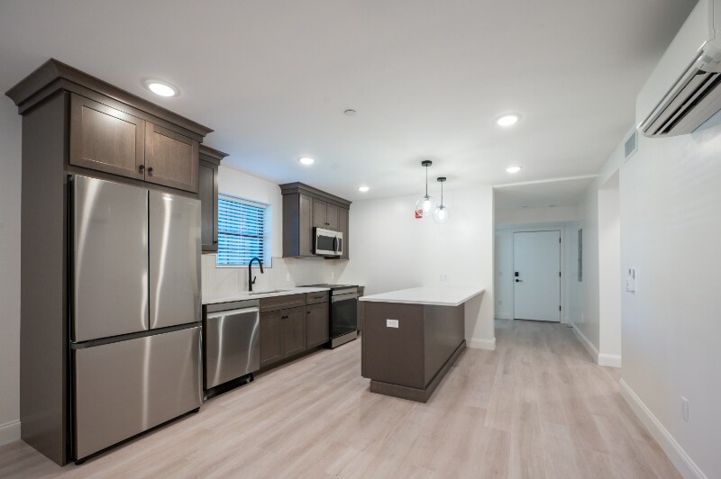 Foto principal - 126 Adelaide Ave