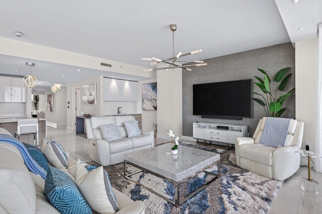 Building Photo - 3100 N Ocean Dr