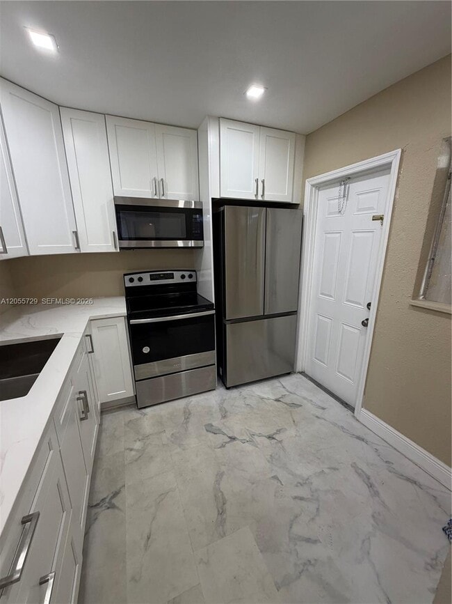 Foto del edificio - 6720 Arbor Dr
