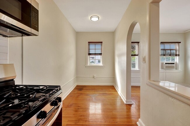 Building Photo - 623 Park Pl