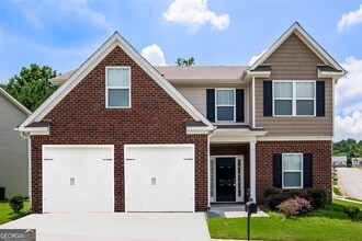Building Photo - 220 Crescent Woode Dr