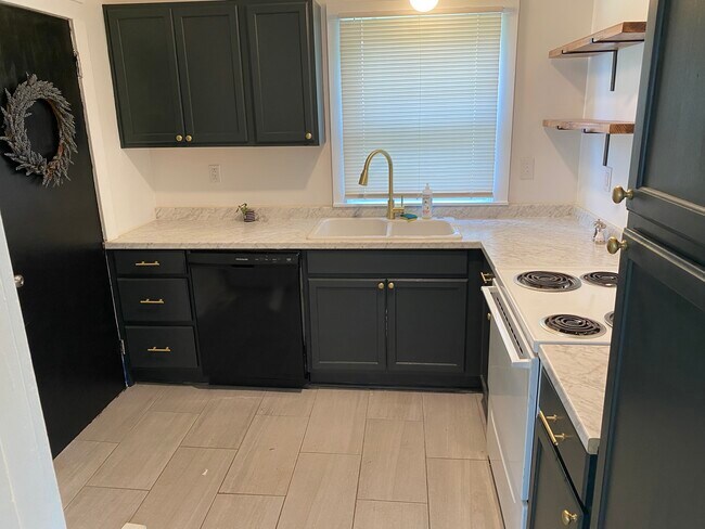 Foto del edificio - 4300 N Spruce Ave