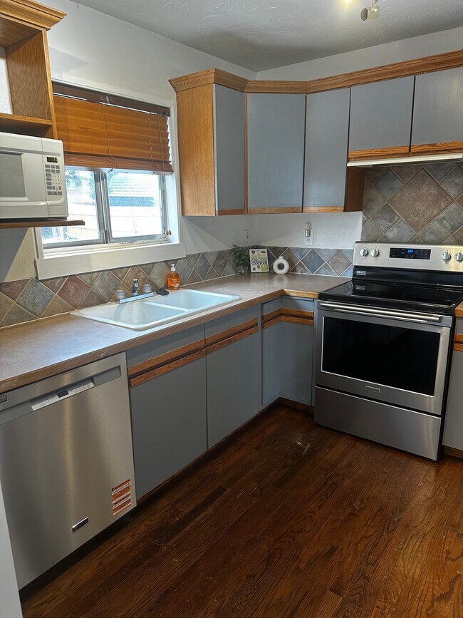 Foto del edificio - 1431 Northview Dr
