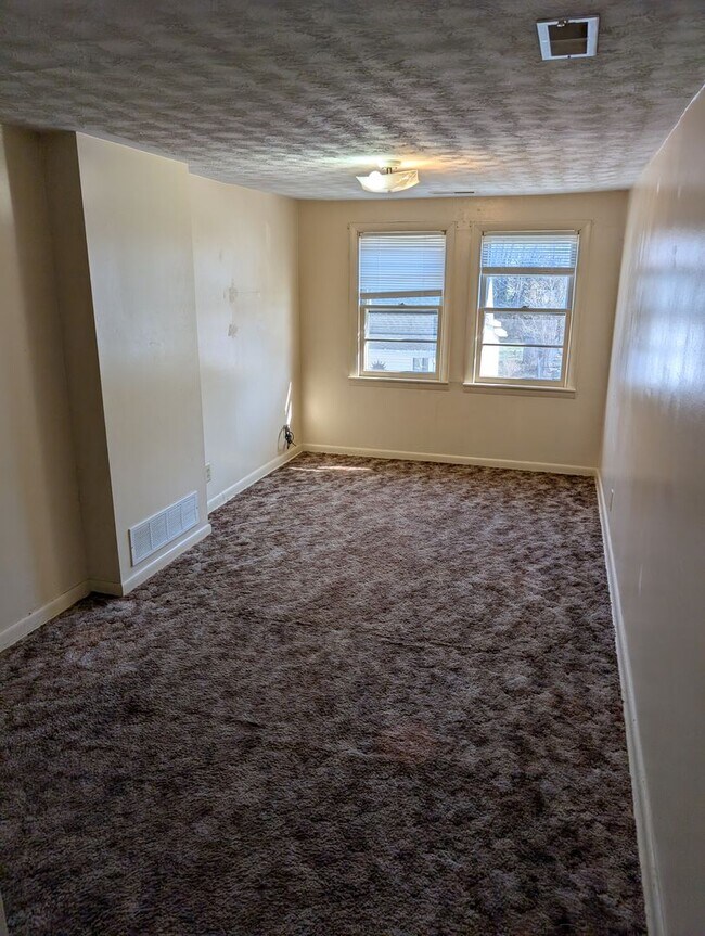 Foto del edificio - 525 W 2nd St