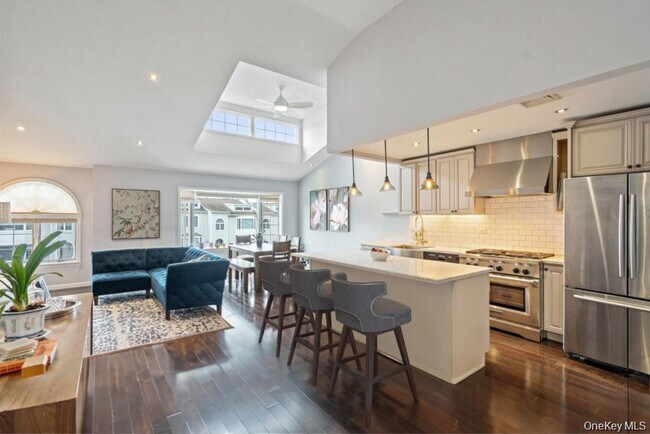 Foto del edificio - 241-43 Oak Park Dr