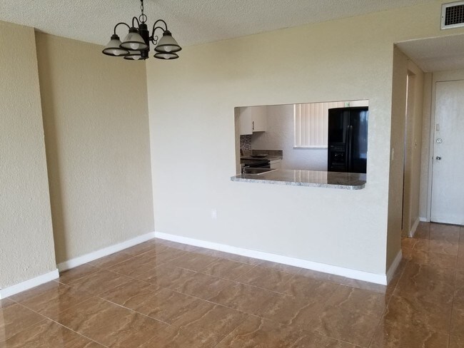 Foto del edificio - 502 NW 7th Ave