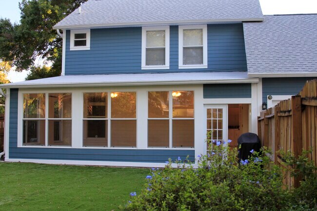 Building Photo - 303 W Frances Ave