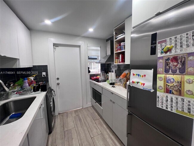 Foto del edificio - 944 Meridian Ave