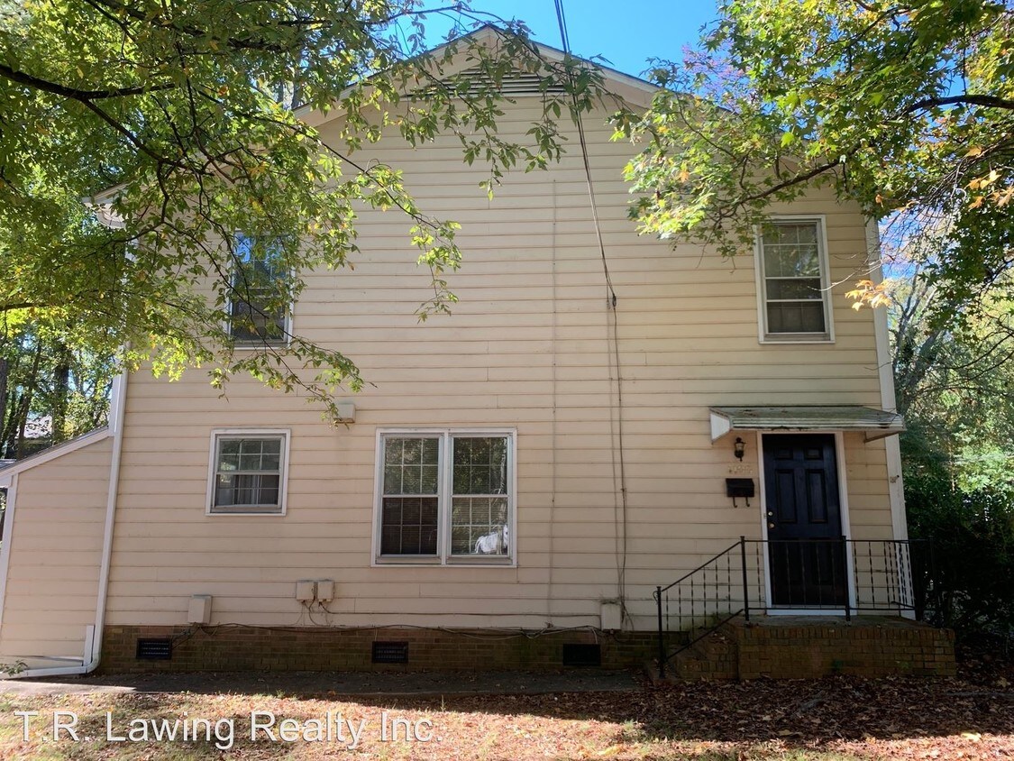 Primary Photo - 826 McAlway Rd