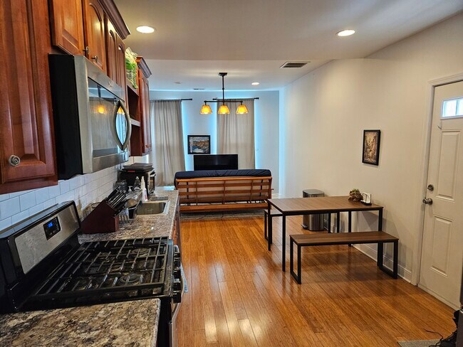 Foto del edificio - 3436 S Western Ave