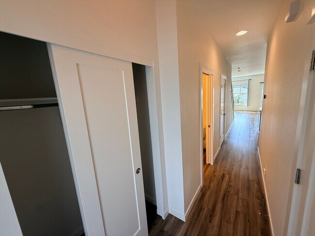 Foto del edificio - 6157 Blue River Dr SE
