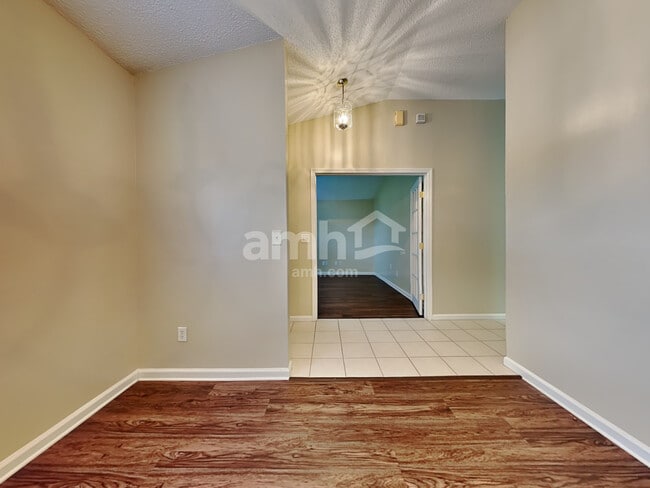 Building Photo - 3370 Westfield Dr