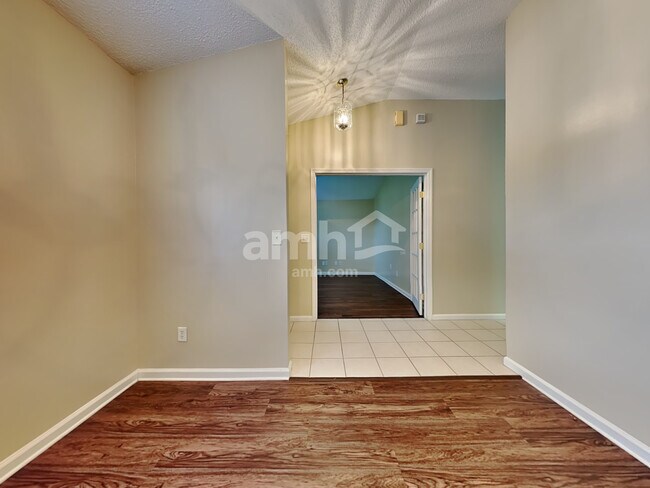 Foto del edificio - 3370 Westfield Dr