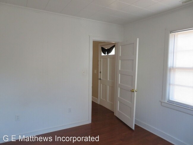 Building Photo - 2 br, 1 bath House - 105 N. Beaverdam Road
