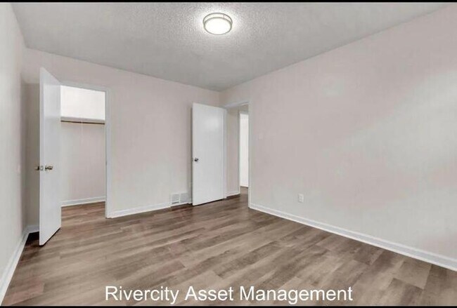 Foto del edificio - 2733 Woodland Hills Cove