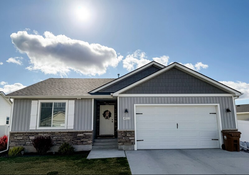 Foto principal - 4933 Wiltshire St