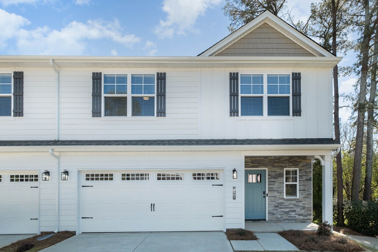 Foto principal - 2507 Lynbridge Dr