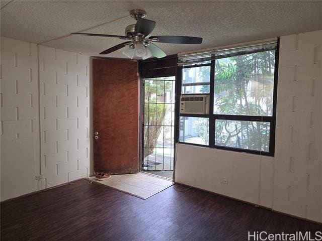 Building Photo - 336 N Kuakini St