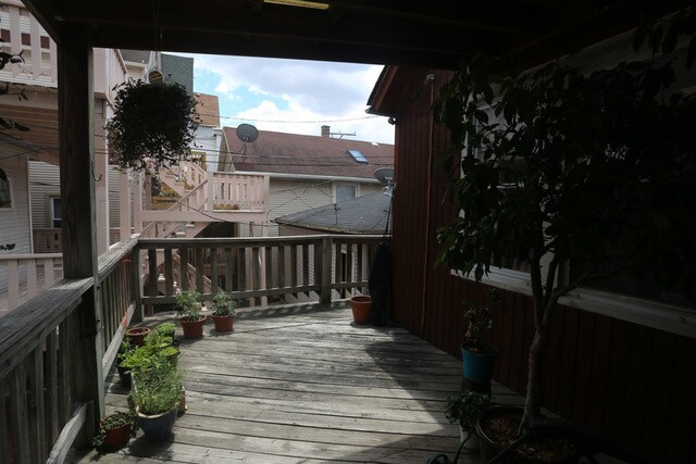 Foto del edificio - 2442 N Ashland Ave