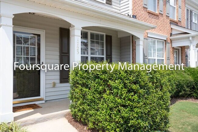 Building Photo - Townhome| Washer/ Dryer Included| Back Pat...