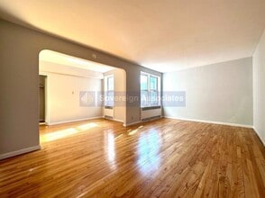 Building Photo - 500 Kappock St