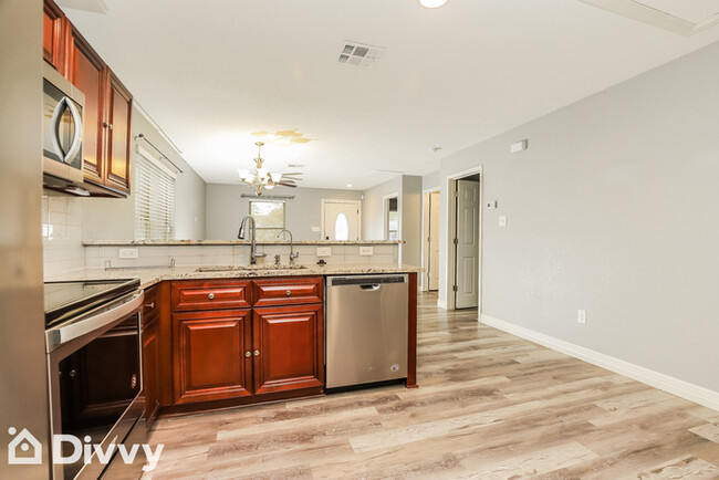 Building Photo - 340 N San Felipe Ave