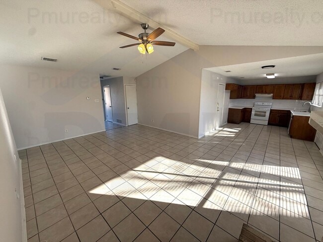 Photo - AVAILABLE NOW!!! Charming 3 bed 2 bath in Glen Heights House