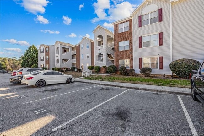 Building Photo - 264 Waterdown Dr