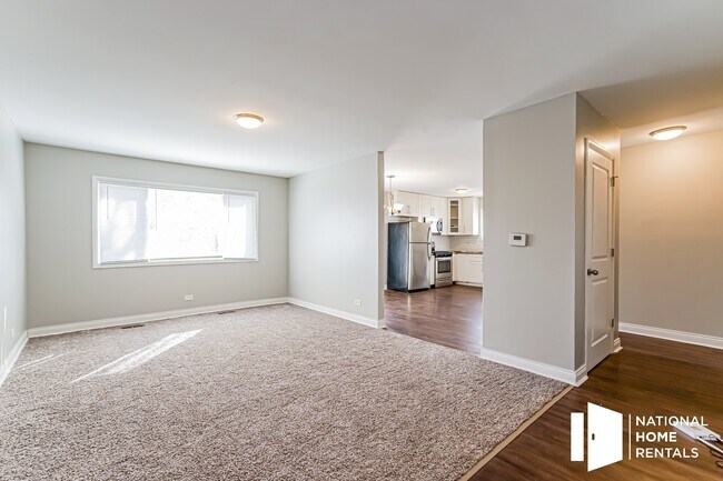 Building Photo - 17771 Devon Dr