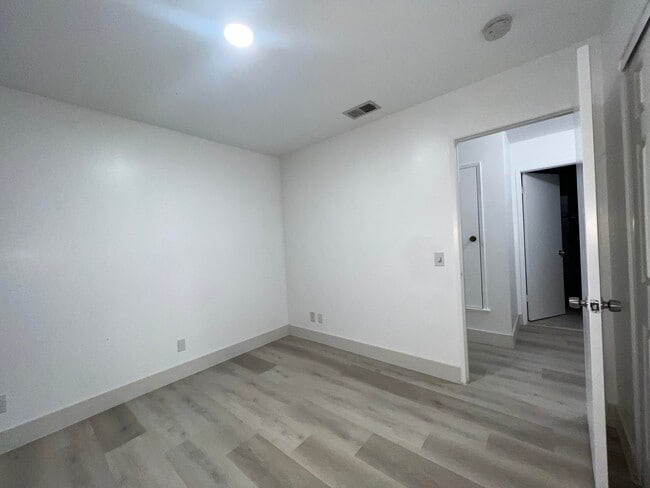 Building Photo - 9732 Bushard St