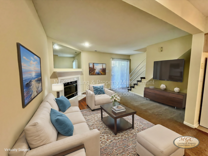 Primary Photo - Charming Townhome Minutues Away From Downt...