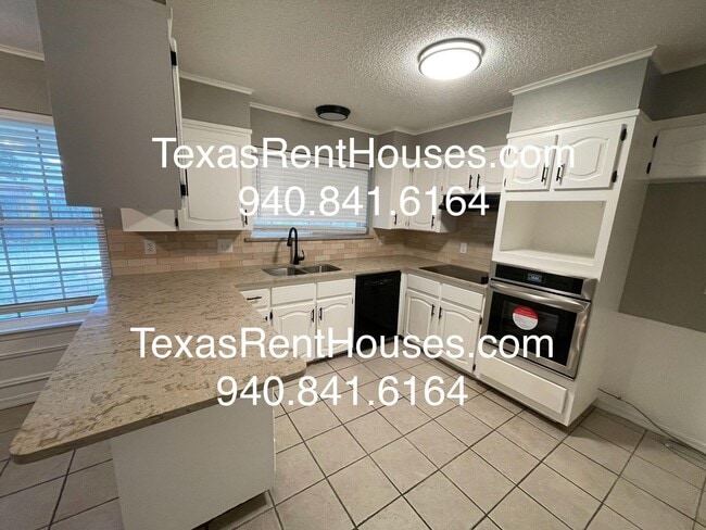 Building Photo - Perfect Home and Location! Take $100 of th...