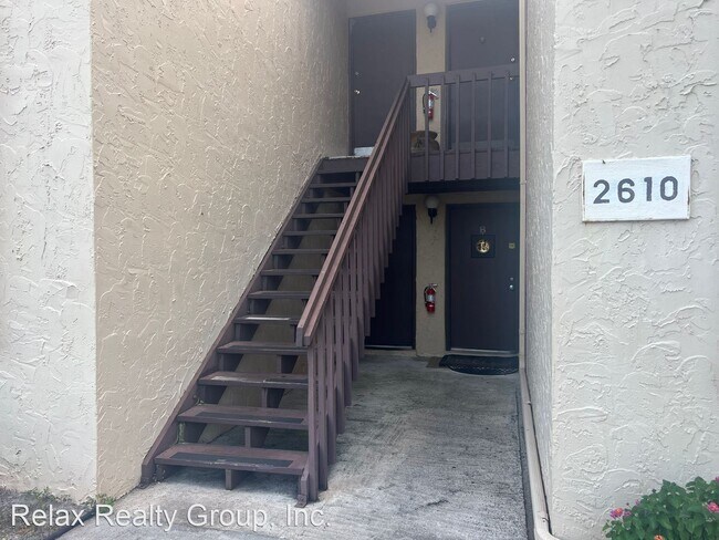 Building Photo - 2 br, 1 bath House - 2610 Pine Lake Terrac...