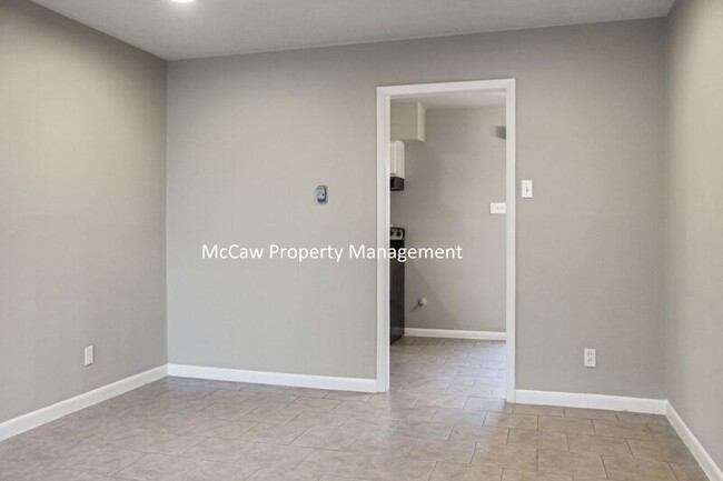 Building Photo - 7810 Larchridge Dr