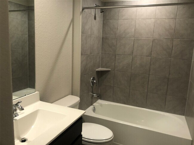 Foto del edificio - 1810 Gibbons Creek Dr