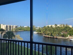 Building Photo - 13 Royal Palm Way