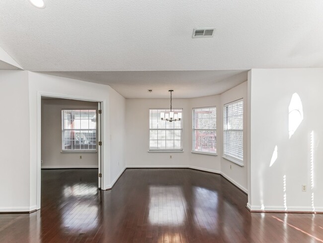 Foto del edificio - 3-bedroom condo in Alpharetta