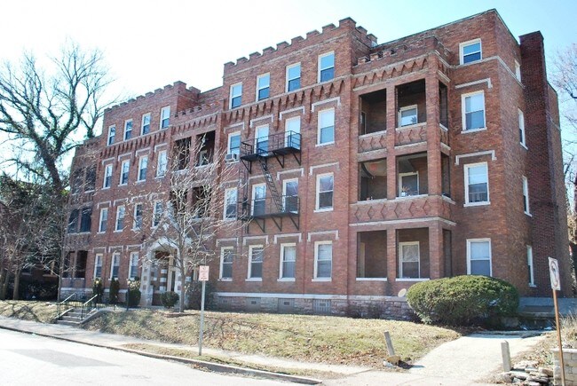 Tudor Court Apartmemts Apartments Cincinnati Oh Building Photo Tudor Court Apartmemts