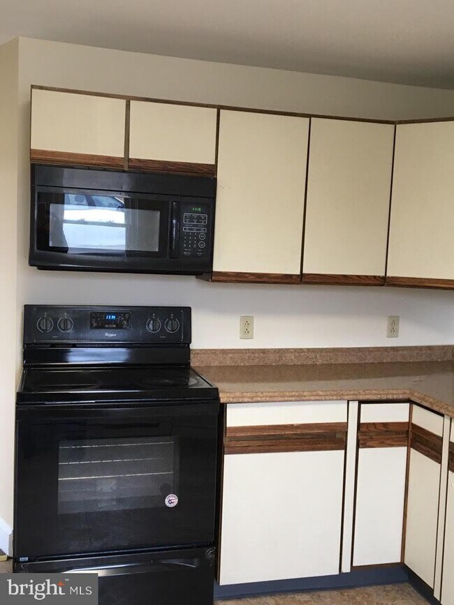 Building Photo - 13884 Molly Pitcher Hwy
