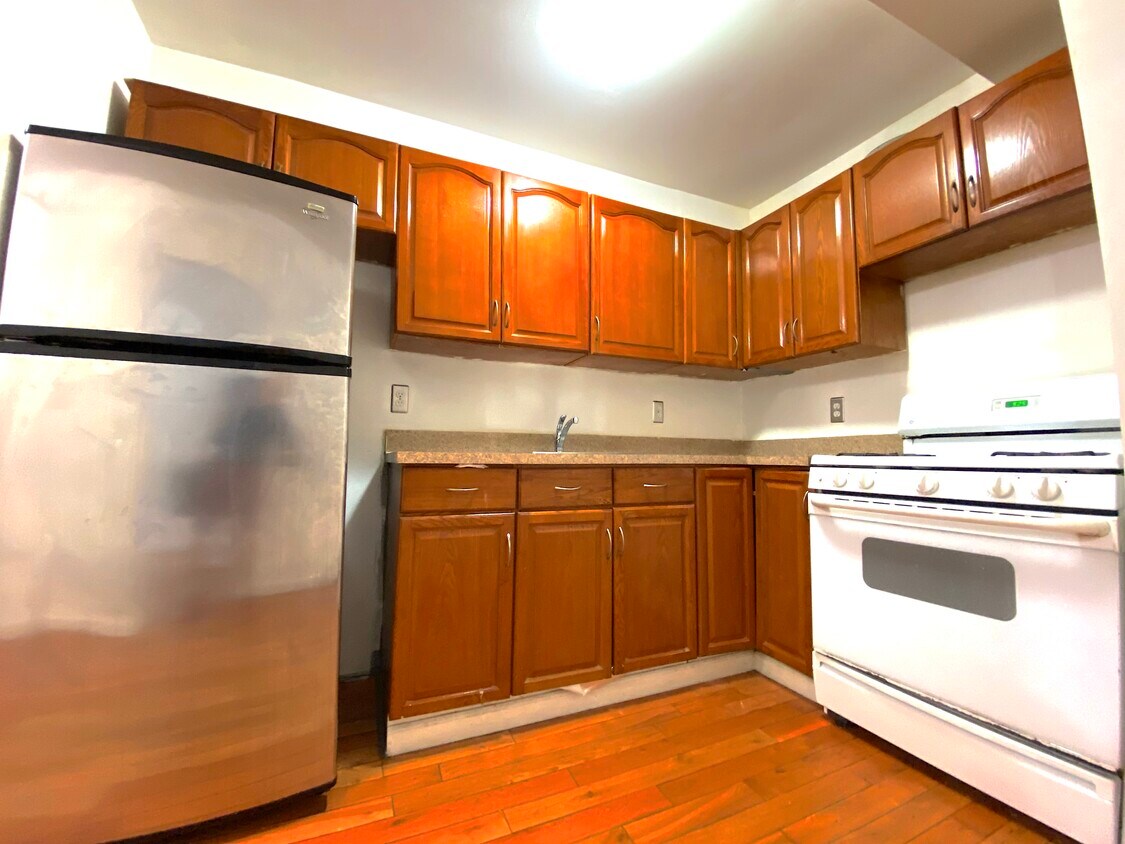 Foto principal - 23-18 32nd St