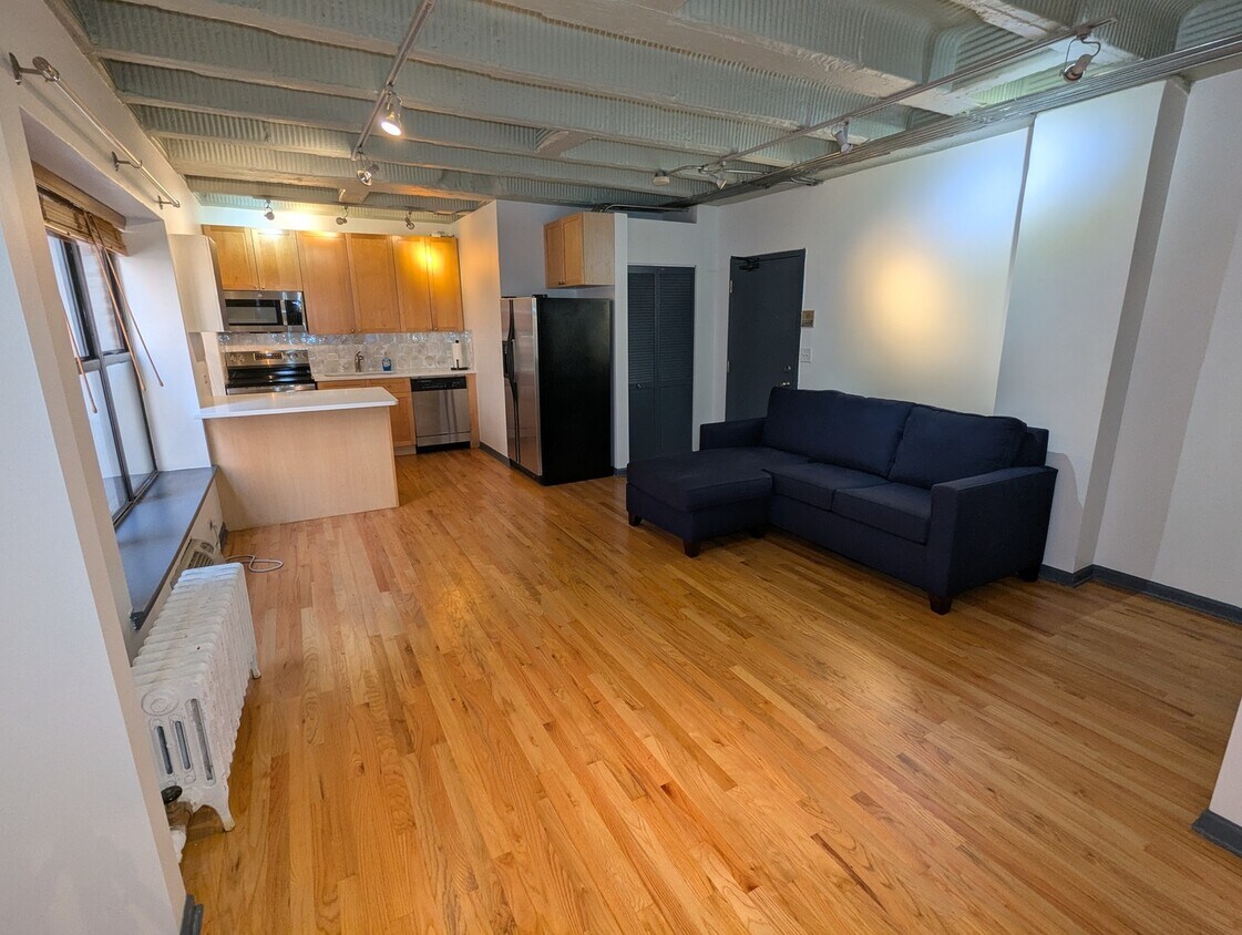 Foto principal - 5646 N Kenmore Ave