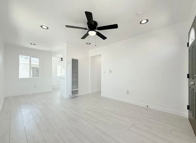 Building Photo - 518 N Wilmington Ave